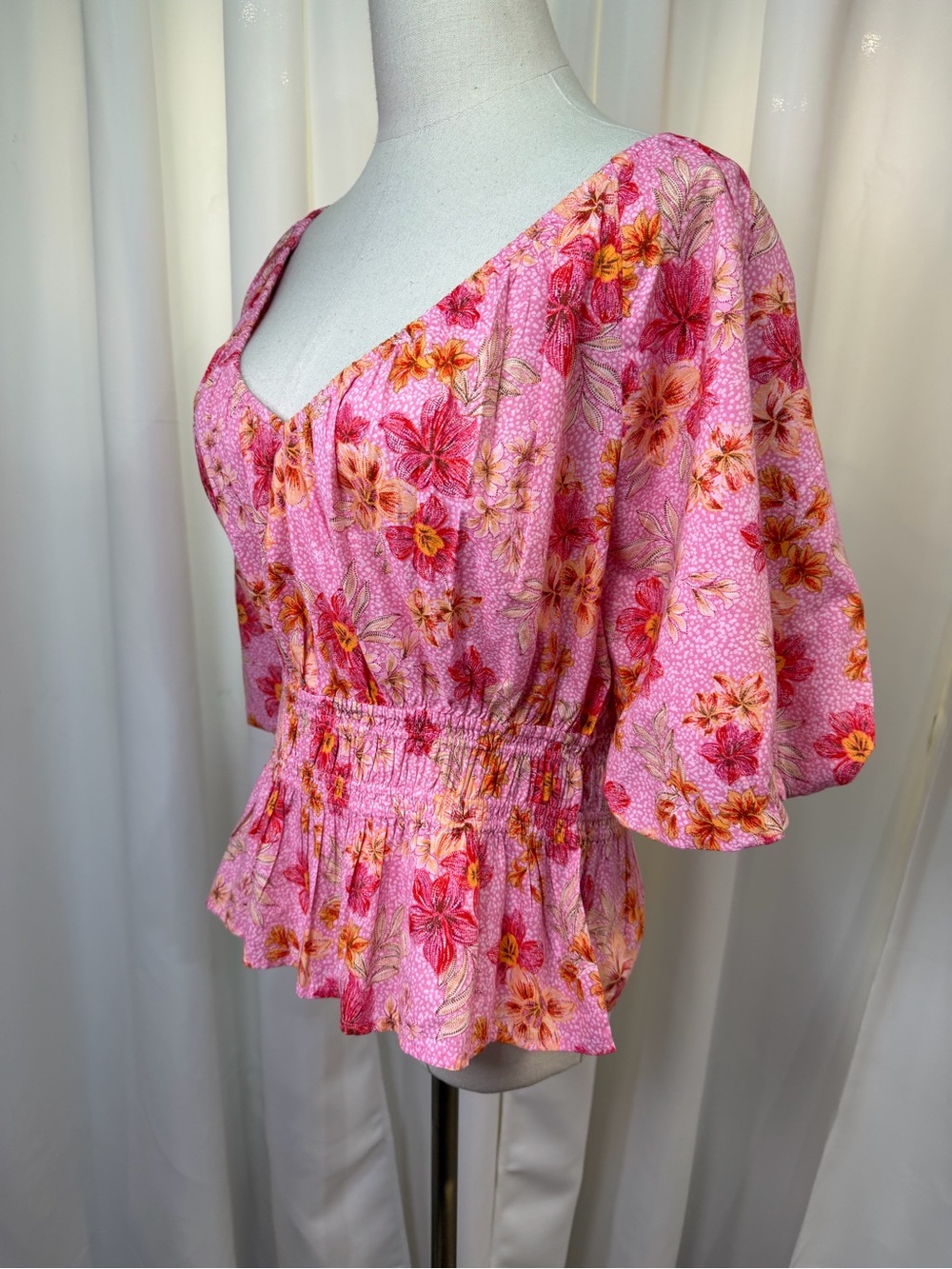 NWT LOFT ‘Lily Gathered Waist V-Neck Blouse’ in Pink Floral Print Size Large - Picture 6 of 13